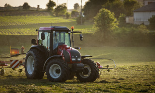 Valtra A93